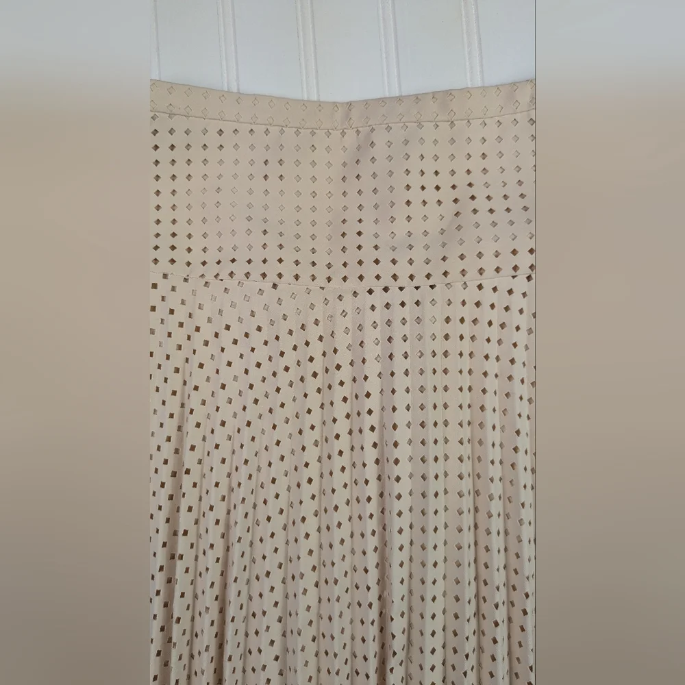 J. Crew Cream Laser Cut Skater Skirt 6 - Picture 4 of 8